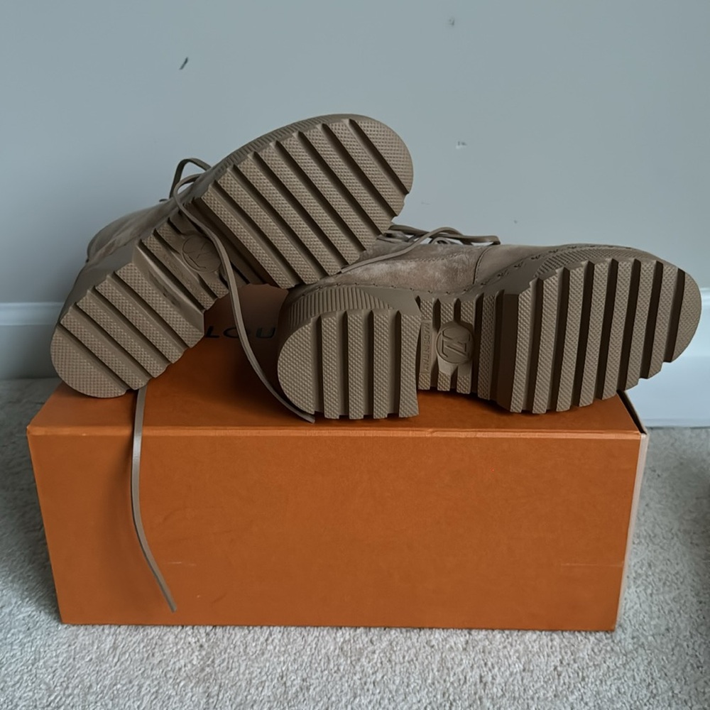 LV Laureate Desert Boot - Picture 3 of 4